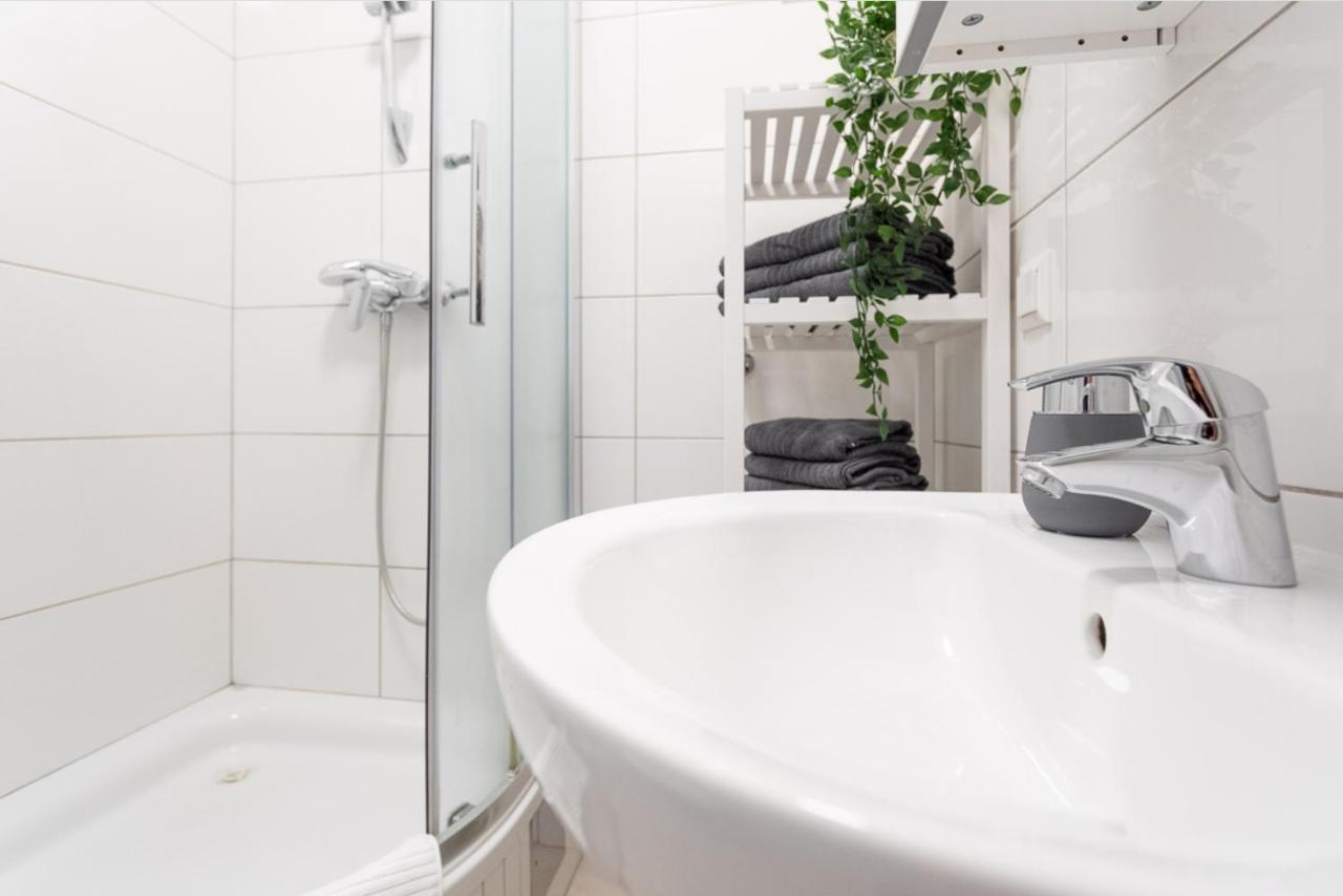 Charmante L Bg8 * Wien